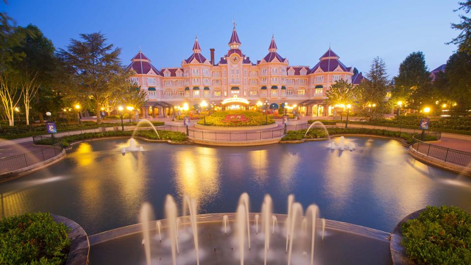 disneyland-hotel-disneyland-paris