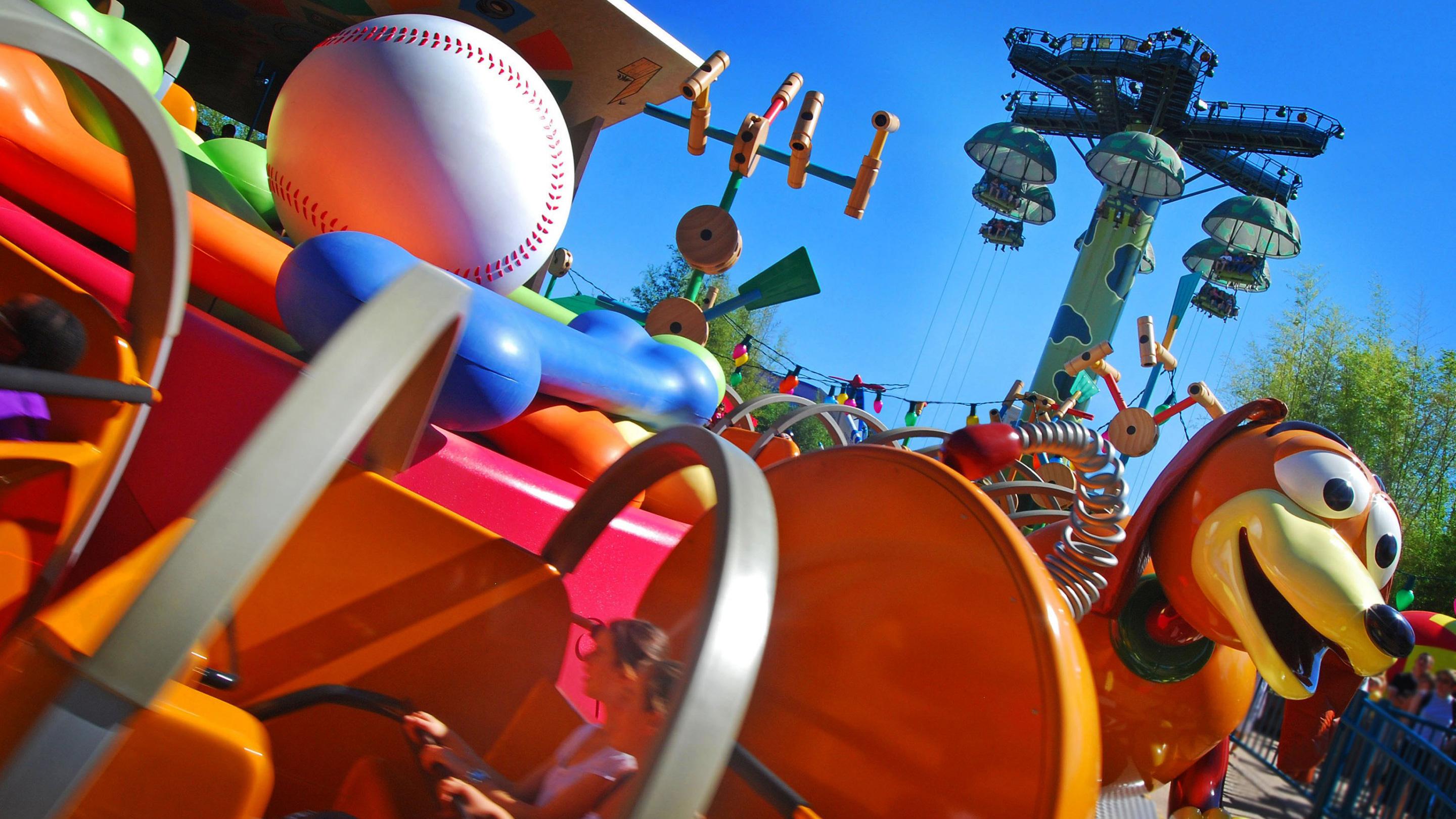 Slinky Dog Zigzag Spin Attraction Disneyland Paris