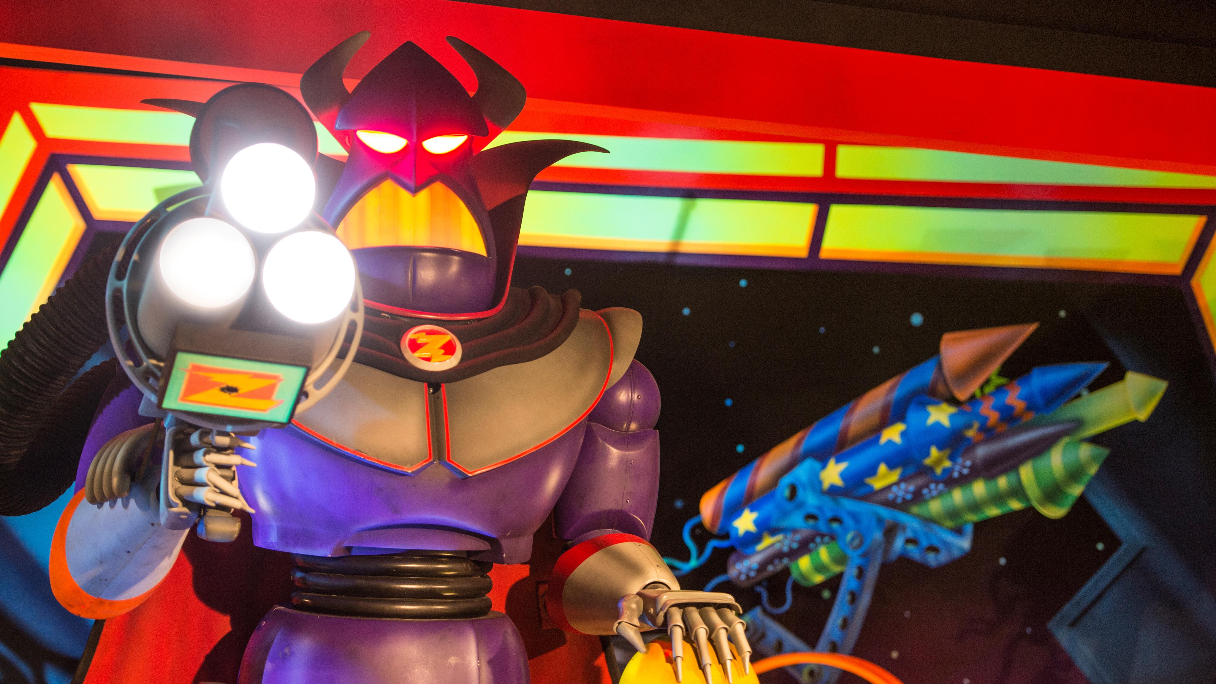 Euro disney buzz store lightyear laser blast