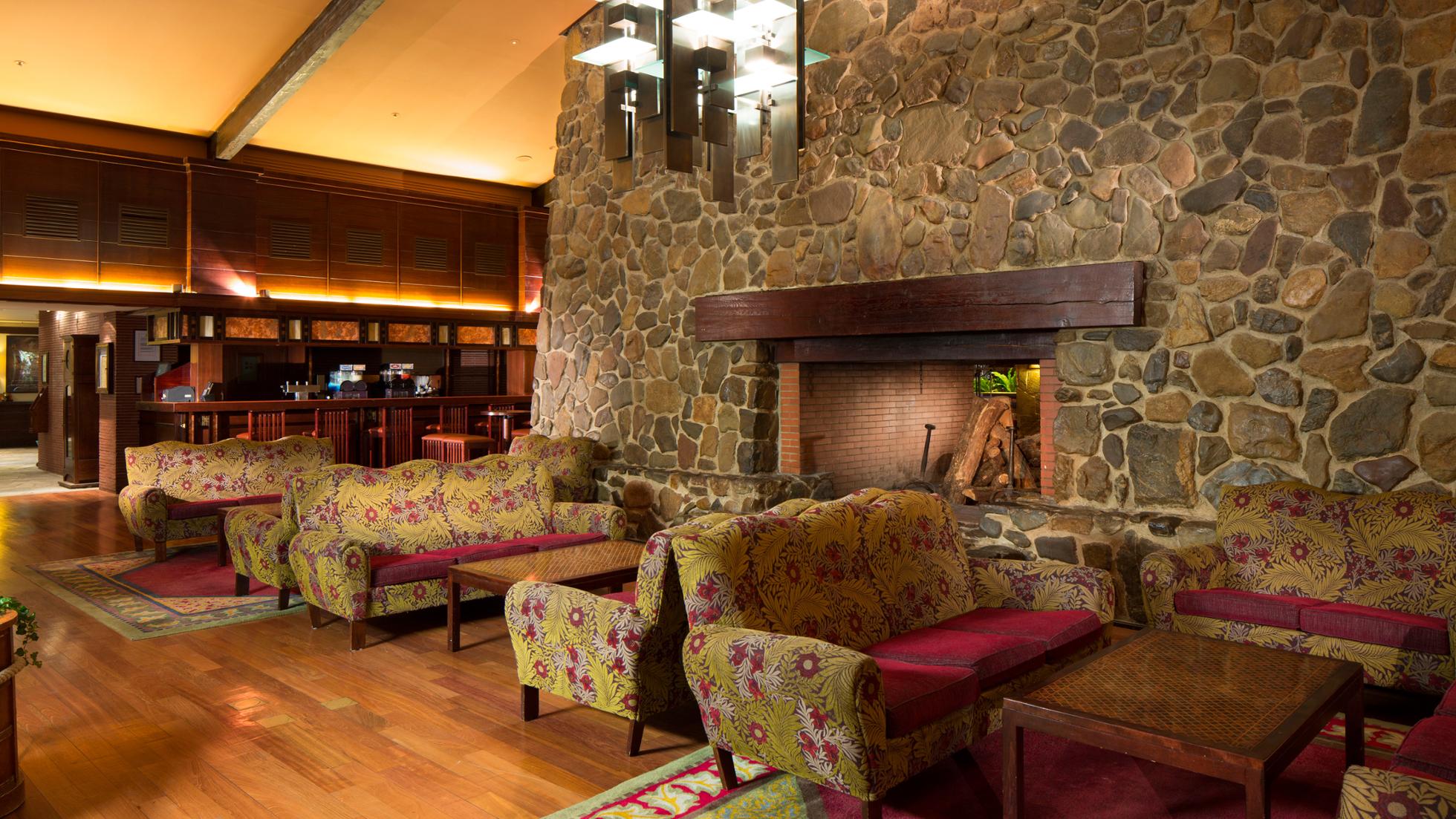 Redwood Bar - Disney's Sequoia Lodge | Disneyland Paris