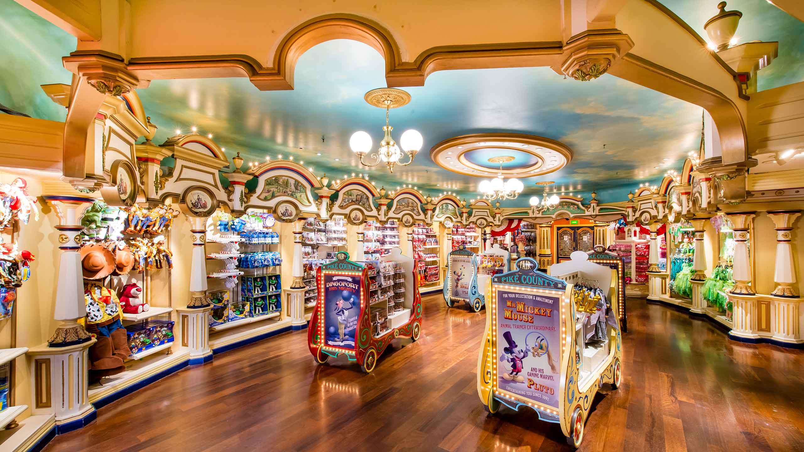 Disney And Co Shop On Main Street Usa Disneyland Paris