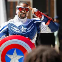 https://media.disneylandparis.com/d4th/en-gb/images/n039076_2050dec31_world_captain-america-meet-and-greet_1-1_tcm752-262401.jpg?w=208