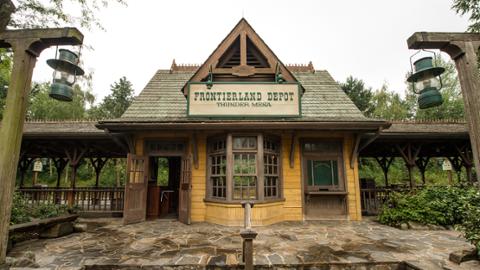 Walt Disney World Railroad - Frontierland