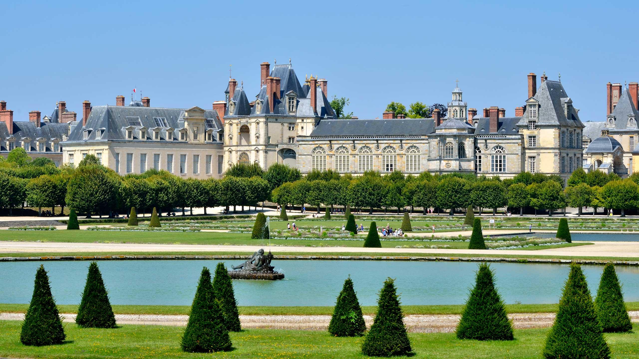 Chateau Of Fontainebleau | Disneyland Paris