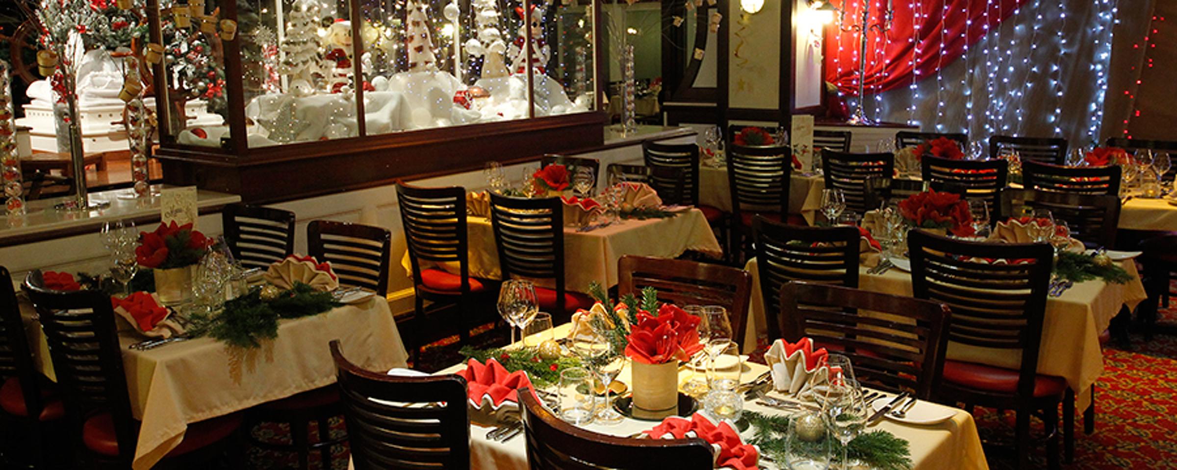 New Year's Eve Dinner - Disney dining plan | Disneyland Paris