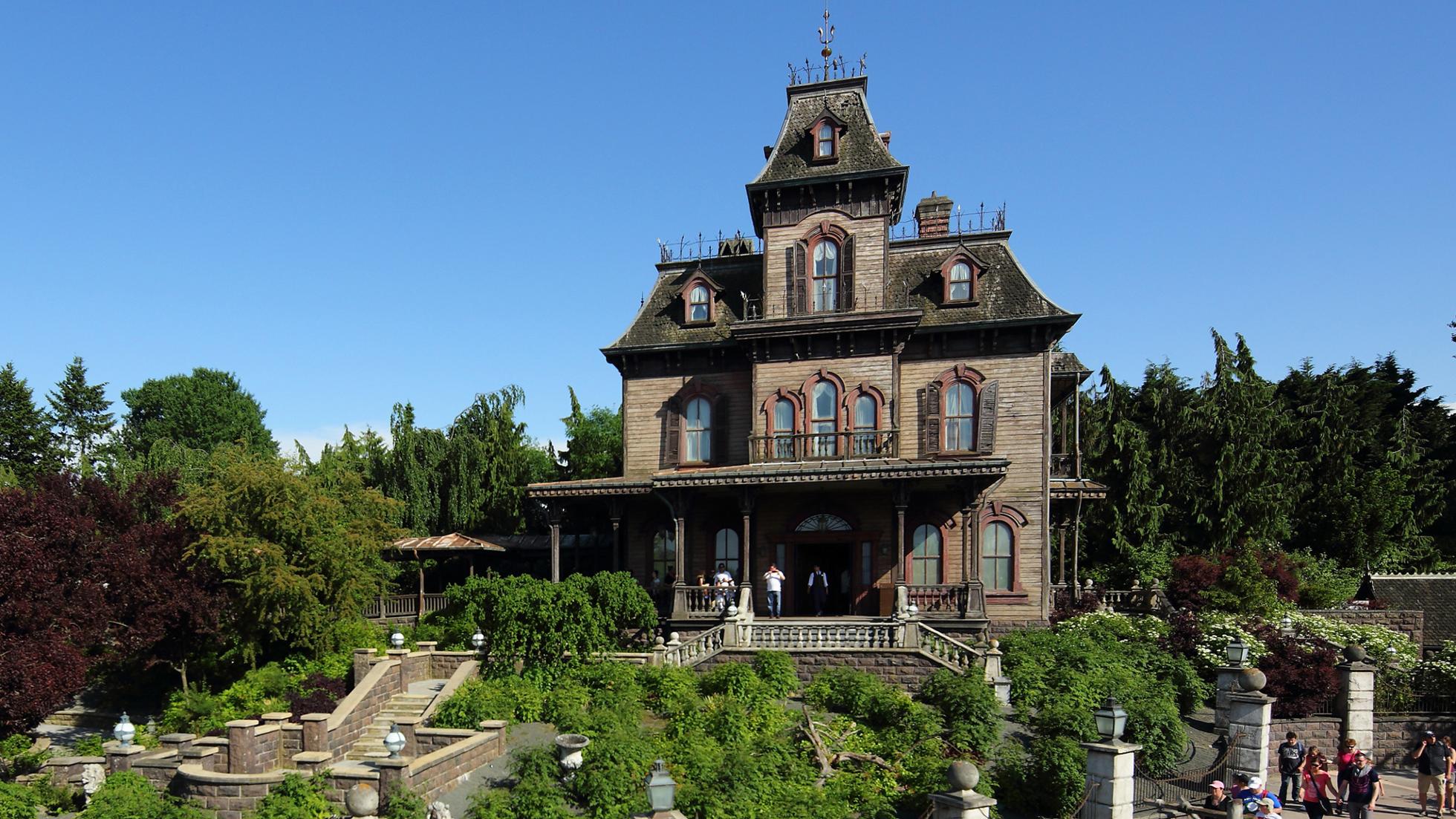 Phantom Manor Haunted House Attraction Disneyland Paris