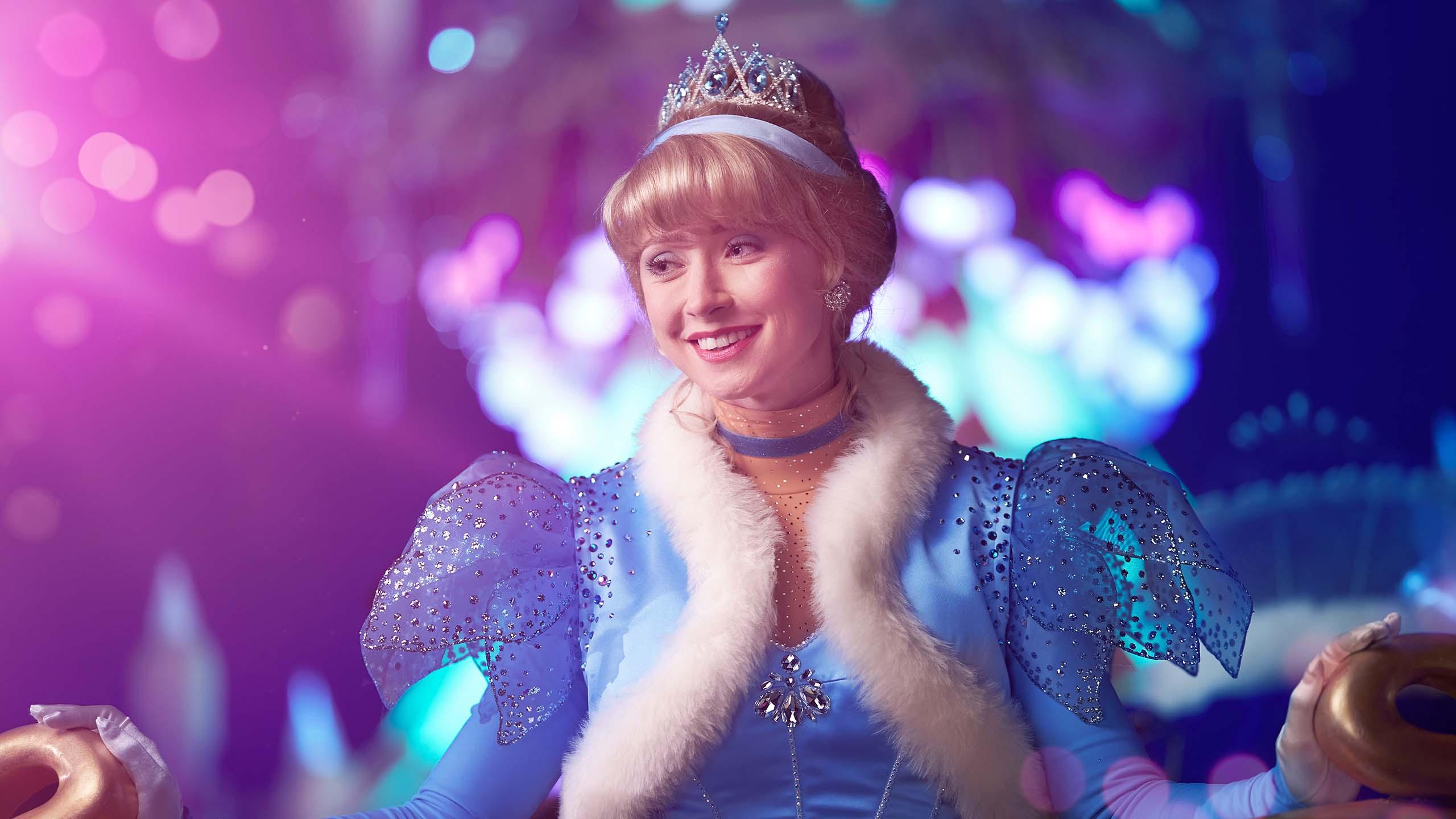 Unisciti ai Personaggi Disney per trascorrere i più magici momenti festivi
