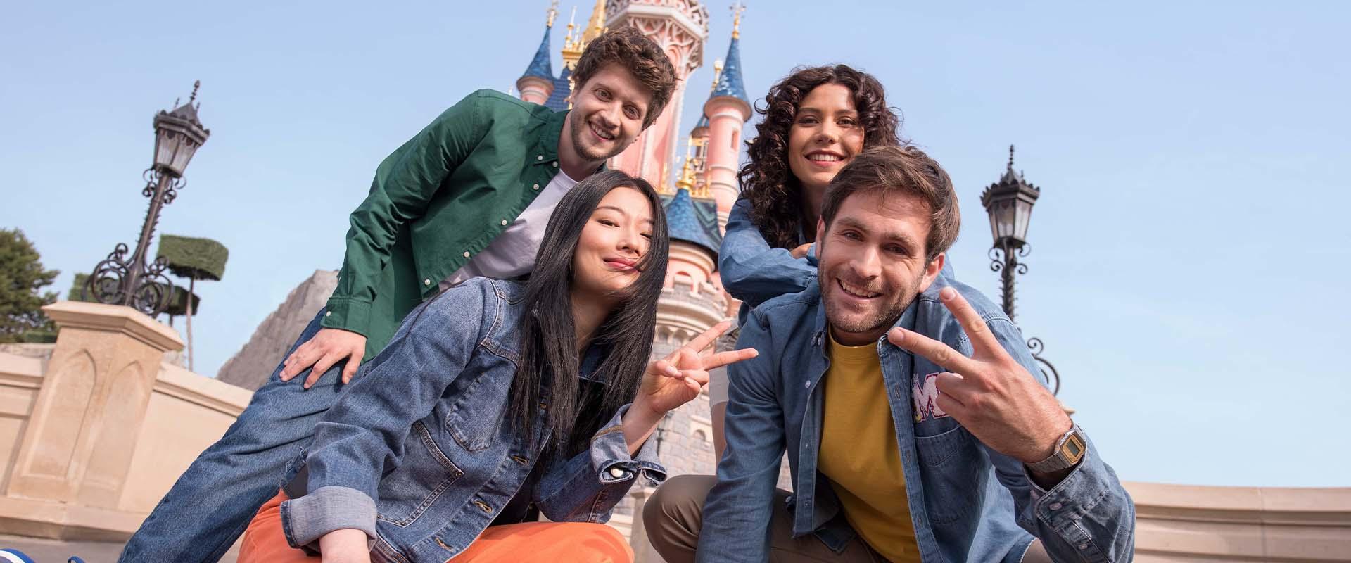 Visitare Disneyland Paris tra amici
