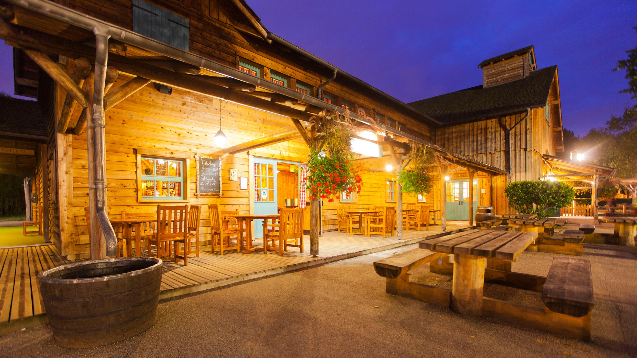 Crockett’s Saloon