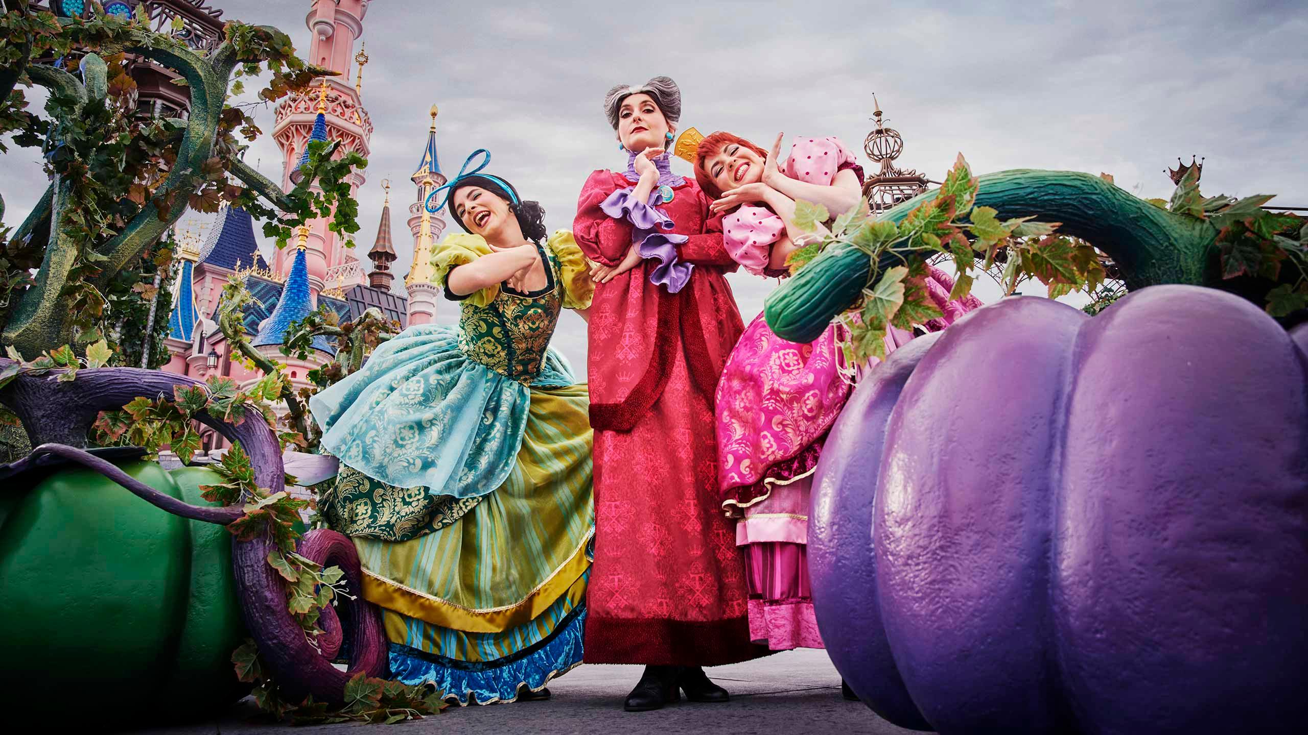 Passeggiata di Lady Tremaine e delle sue figlie