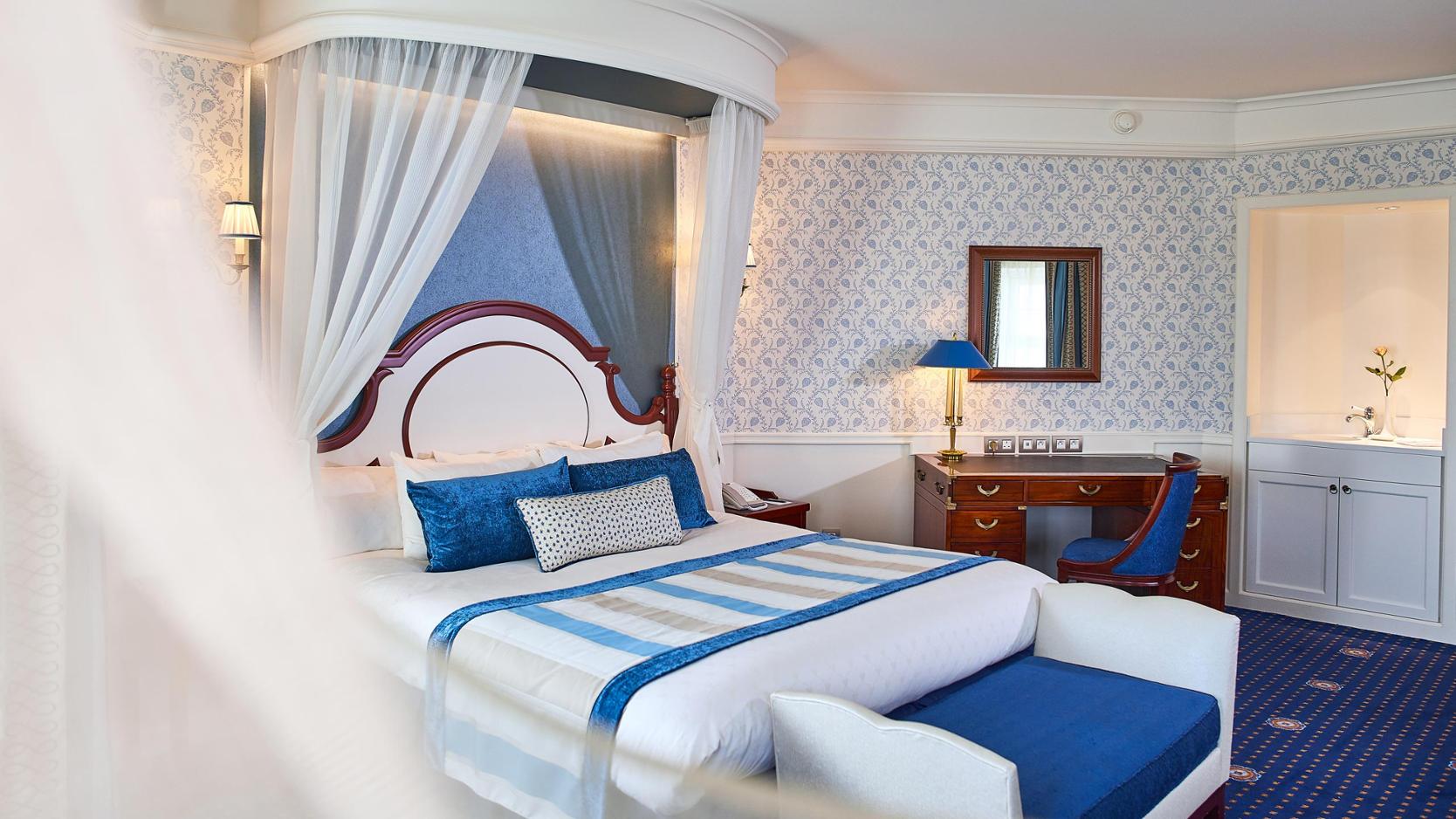 Hotel Club Rooms & Suites Disneyland Paris