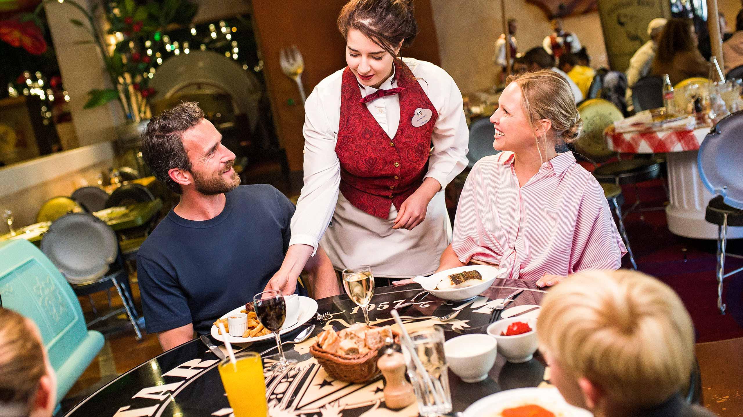 Bistrot Chez Rémy | Disneyland Paris, image size:2560x1440